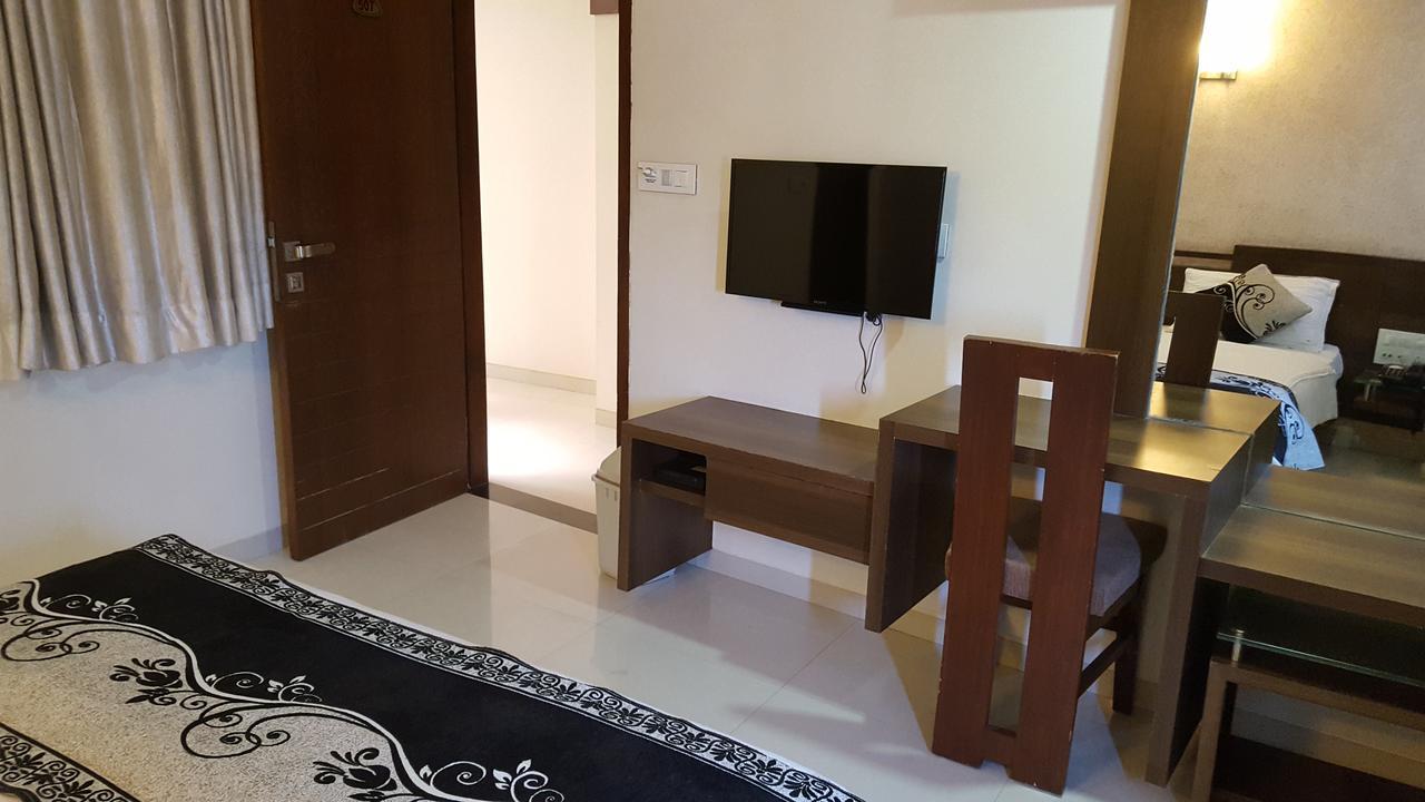 Good Stay Surat Exterior foto